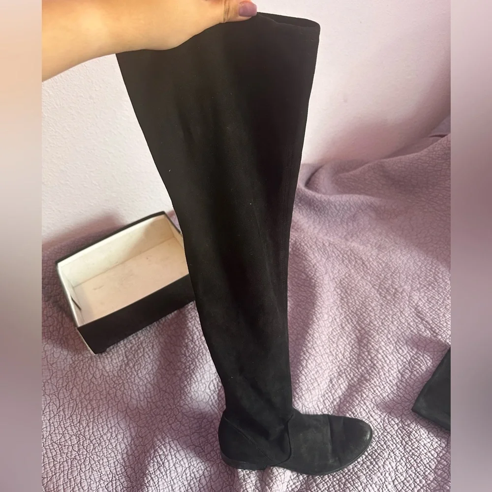 Black thigh high ALDO boots. Gently worn- great with a mini skirt or some jeans! - Picture 4 of 4